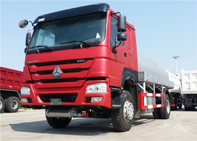 Camión camión cisterna de combustible HOWO 4X2(12 CBM)